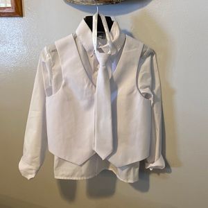 Little gents boys size 8 white formal Tuxedo with necktie and size 3 shoes